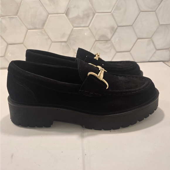 Rizzoli Woman’s Black Suede Slip On Loafers With Gold Buckle Size 6.5 - 39 - Picture 6 of 9
